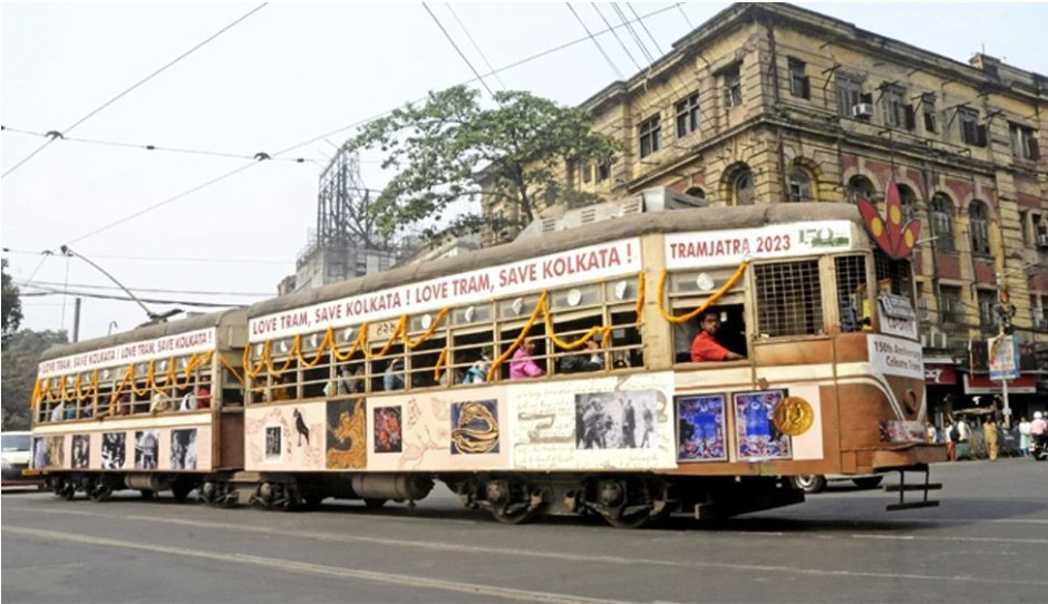 ১৫০ বছরের পুরোনো ট্রামকে বিদায় জানাচ্ছে কলকাতা