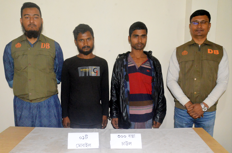 যশোরে ৩০০ বস্তা চুরির চালসহ ৩ জন গ্রেফতার