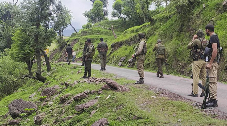 কাশ্মিরে ভারতীয় ৩ সৈন্য নিহত
