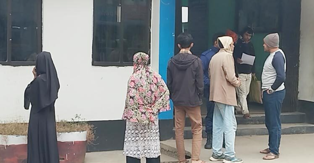 জিডি করতে থানায় ভিড় করছেন ভুক্তভোগীরা